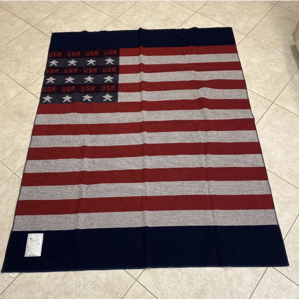 60x70 Woolrich USA throw blanket